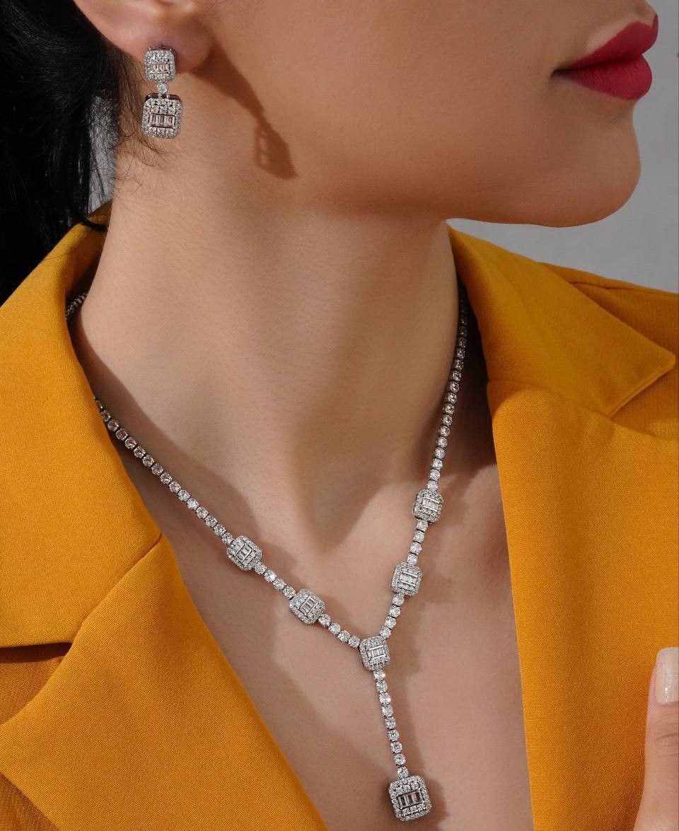 نیم ست طرح جواهر زنانه | خاص-نیم ست طرح جواهر زنانه | خاص با شناسه محصول plx – 00026959 یکی از محصولات با کیفیت فروشگاه اینترنتی پاشالوکس است. از ویژگی های بارز این محصول باید به آبکاری رنگ ثابت و ضد حساسیت بودن آن اشاره کرد. شما می توانید با اتصال به درگاه امن بانکی این محصول را سفارش دهید و به صور ...