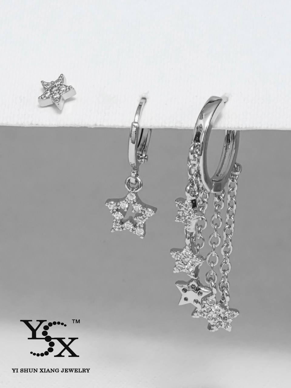 گوشواره سه عددی میخی ستاره-گوشواره سه عددی میخی ستاره با شناسه محصول plx – 00086292 یکی از محصولات با کیفیت فروشگاه اینترنتی پاشالوکس است. از ویژگی های بارز این محصول باید به آبکاری رنگ ثابت و ضد حساسیت بودن آن اشاره کرد. شما می توانید با اتصال به درگاه امن بانکی این محصول را سفارش دهید و به صورت را ...