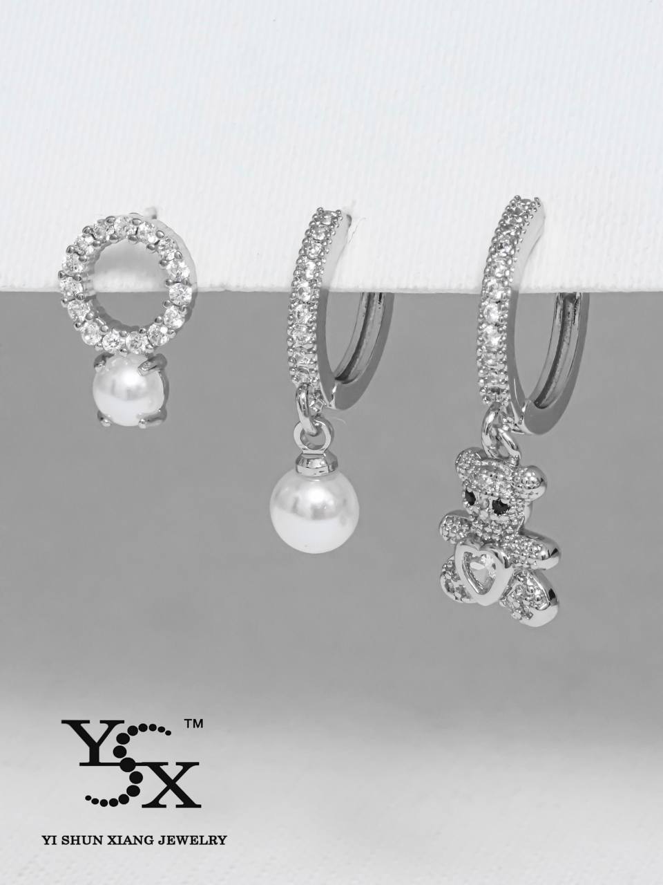 گوشواره بدل سه عددی خرسی-گوشواره بدل سه عددی خرسی با شناسه محصول plx – 00011611 یکی از محصولات با کیفیت فروشگاه اینترنتی پاشالوکس است. از ویژگی های بارز این محصول باید به آبکاری رنگ ثابت و ضد حساسیت بودن آن اشاره کرد. شما می توانید با اتصال به درگاه امن بانکی این محصول را سفارش دهید و به صورت رایگان ...